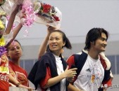 国足传奇沦为阶下囚高峰19年后抛弃那英如今过得怎样？，KTV被00后抛弃